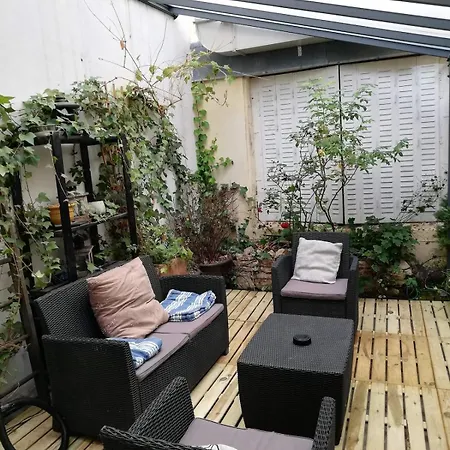 Apartment Maison Avec Jardinet Terrasse Centre